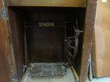Singer avec son meuble