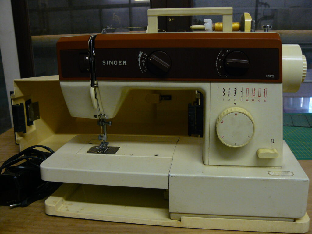 Singer 5525